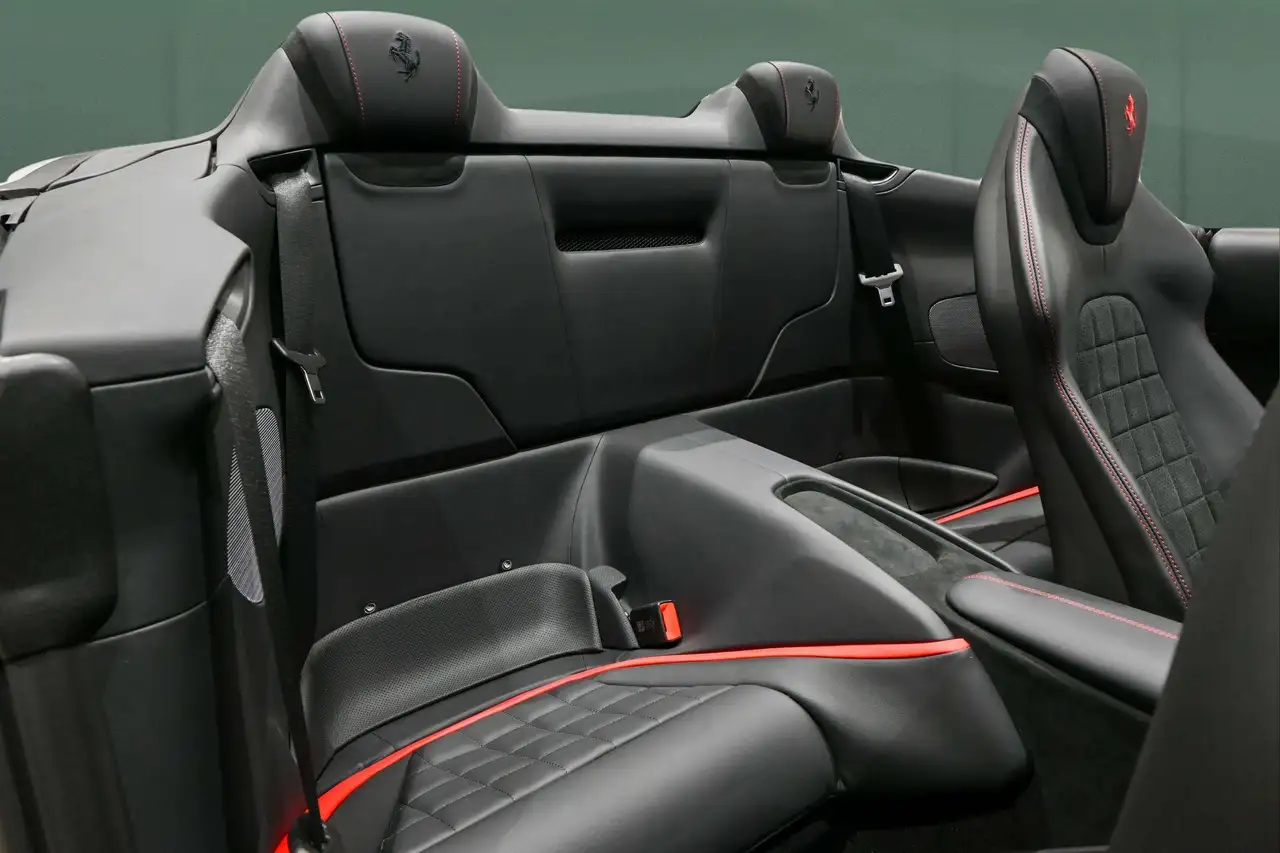 Ferrari Roma снимка Ferrari Roma