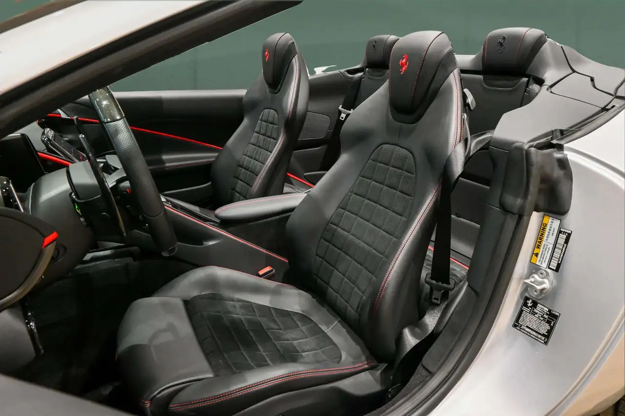 Ferrari Roma снимка Ferrari Roma