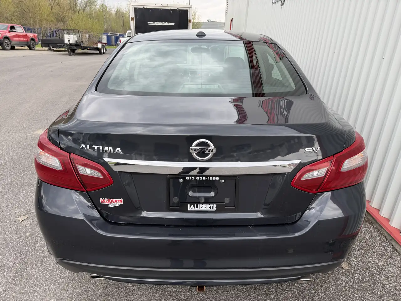 Nissan Altima снимка Nissan Altima
