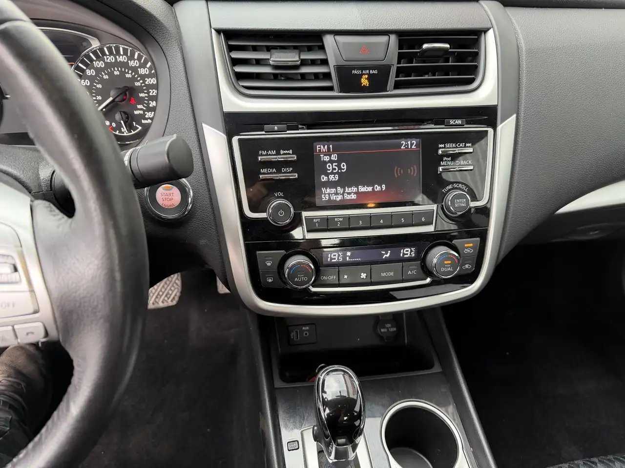 Nissan Altima снимка Nissan Altima