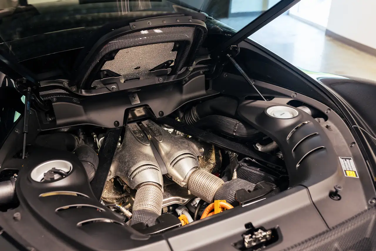 Ferrari 296 GTB снимка Ferrari 296 GTB