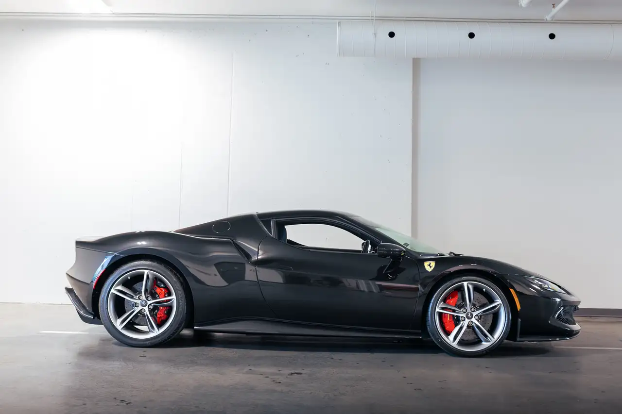 Ferrari 296 GTB снимка Ferrari 296 GTB