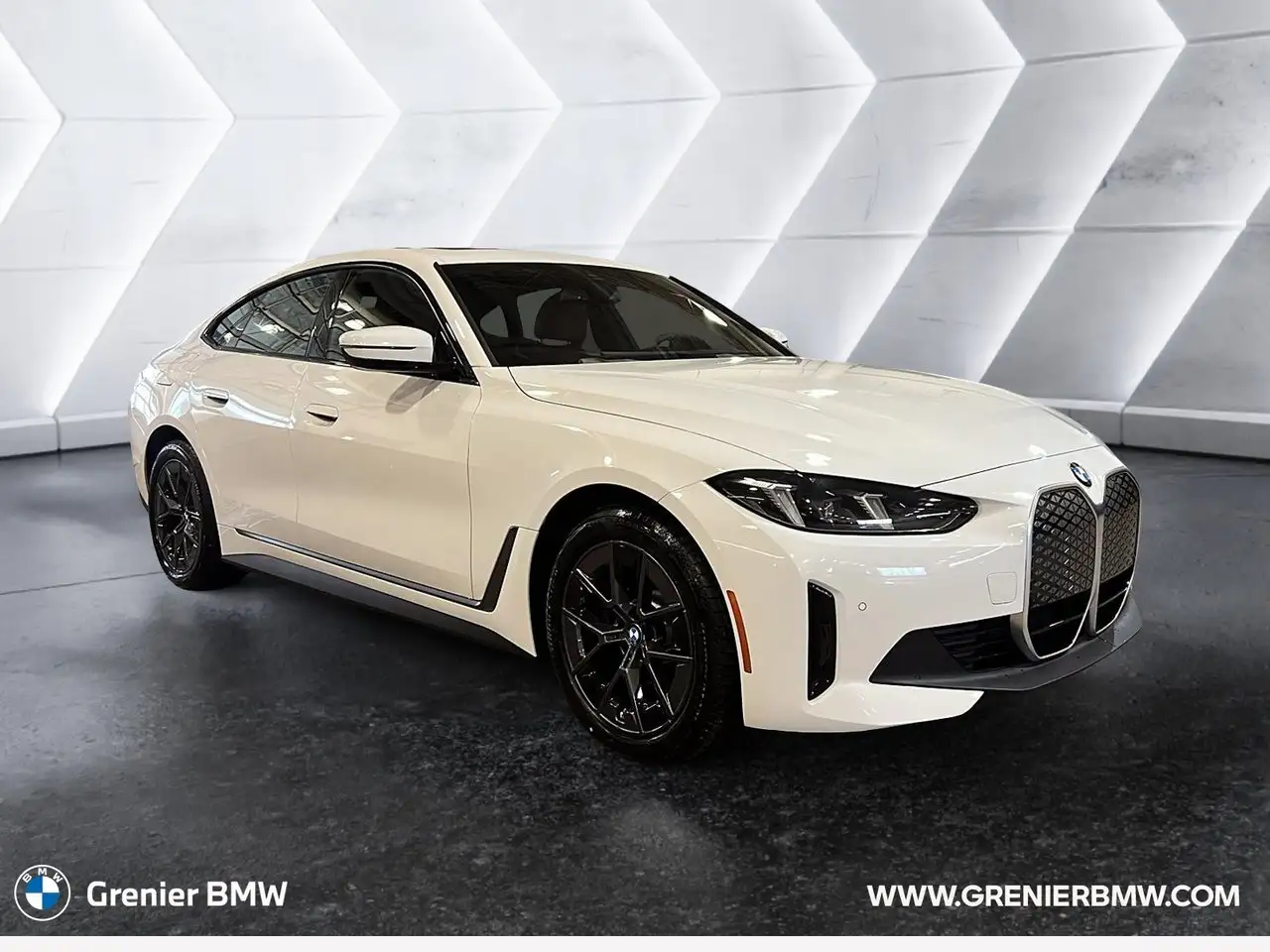 BMW i4 photo BMW i4