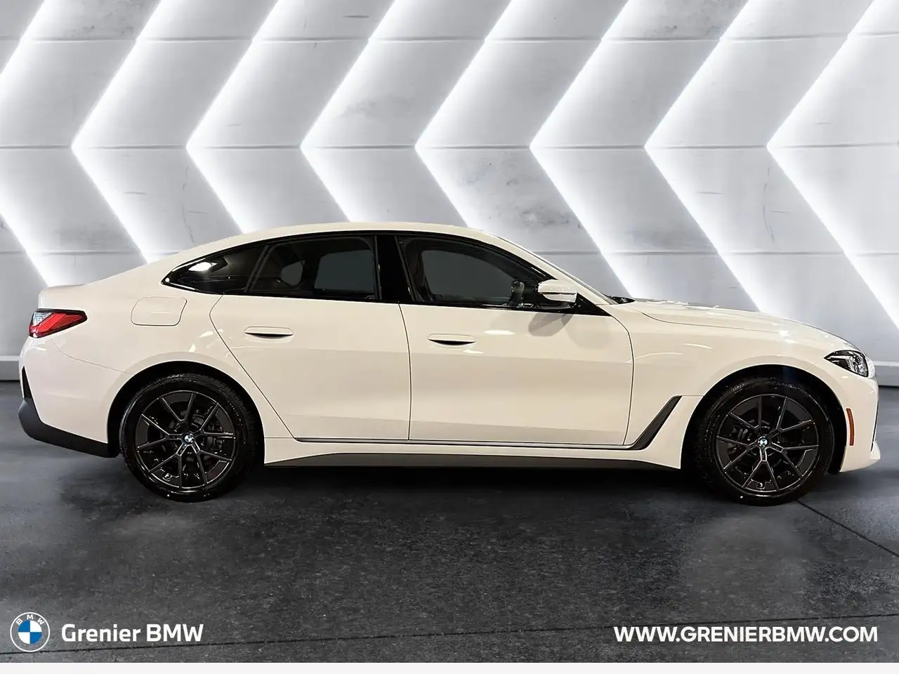 BMW i4 photo BMW i4