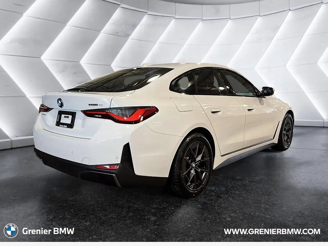 BMW i4 photo BMW i4
