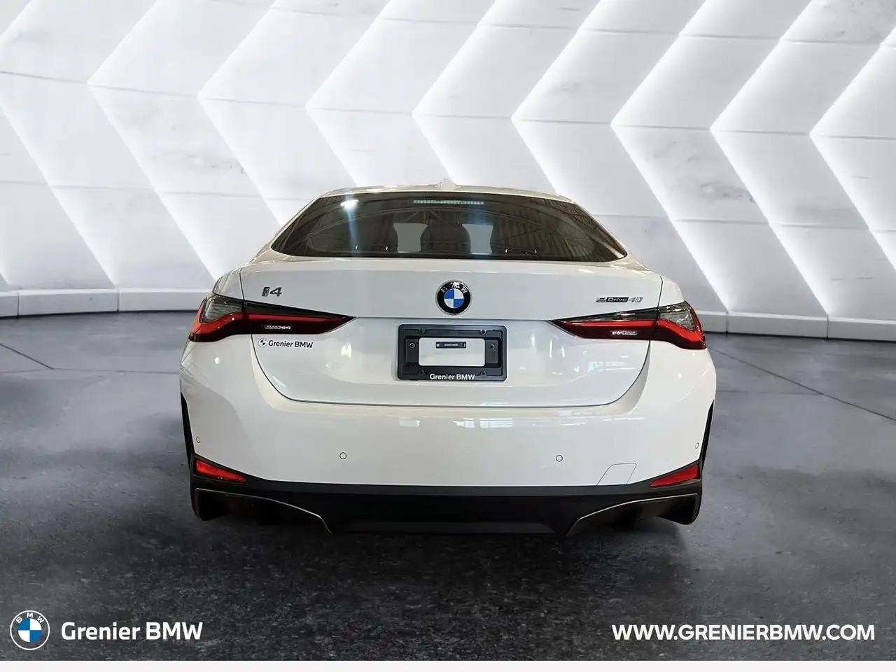 BMW i4 photo BMW i4