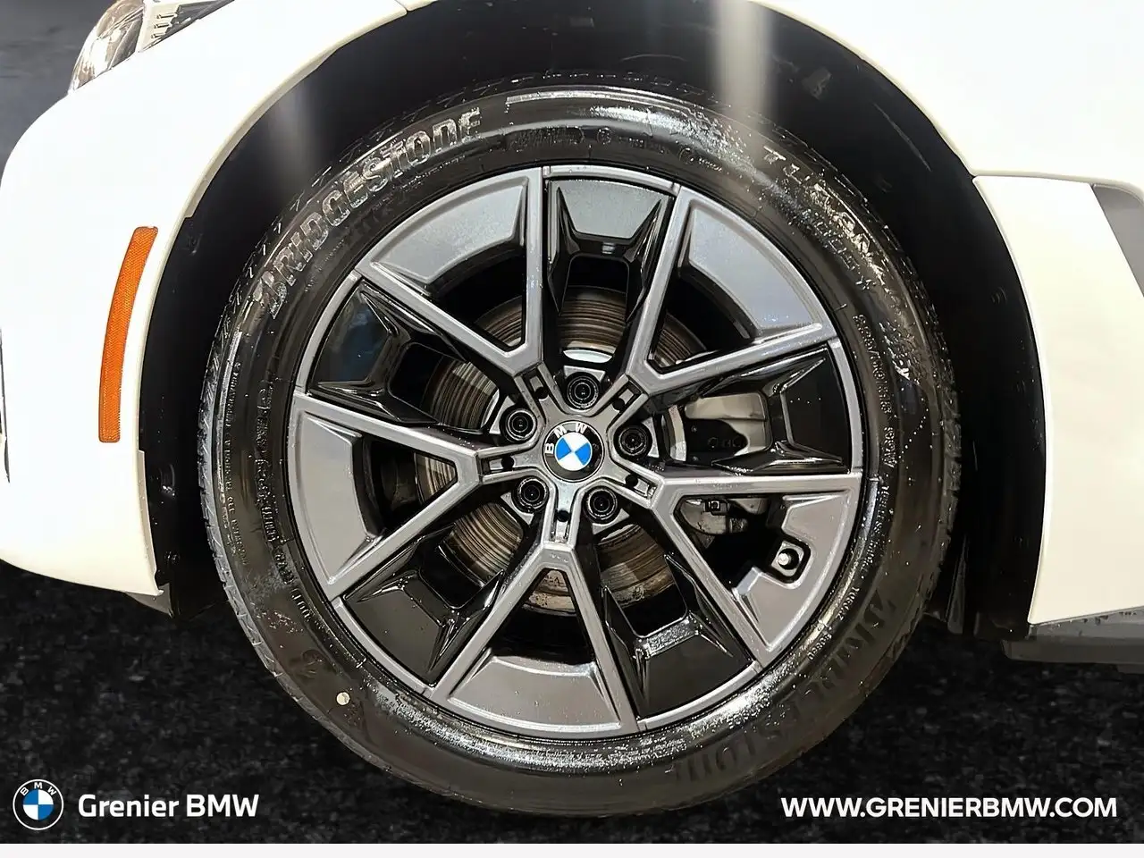 BMW i4 photo BMW i4