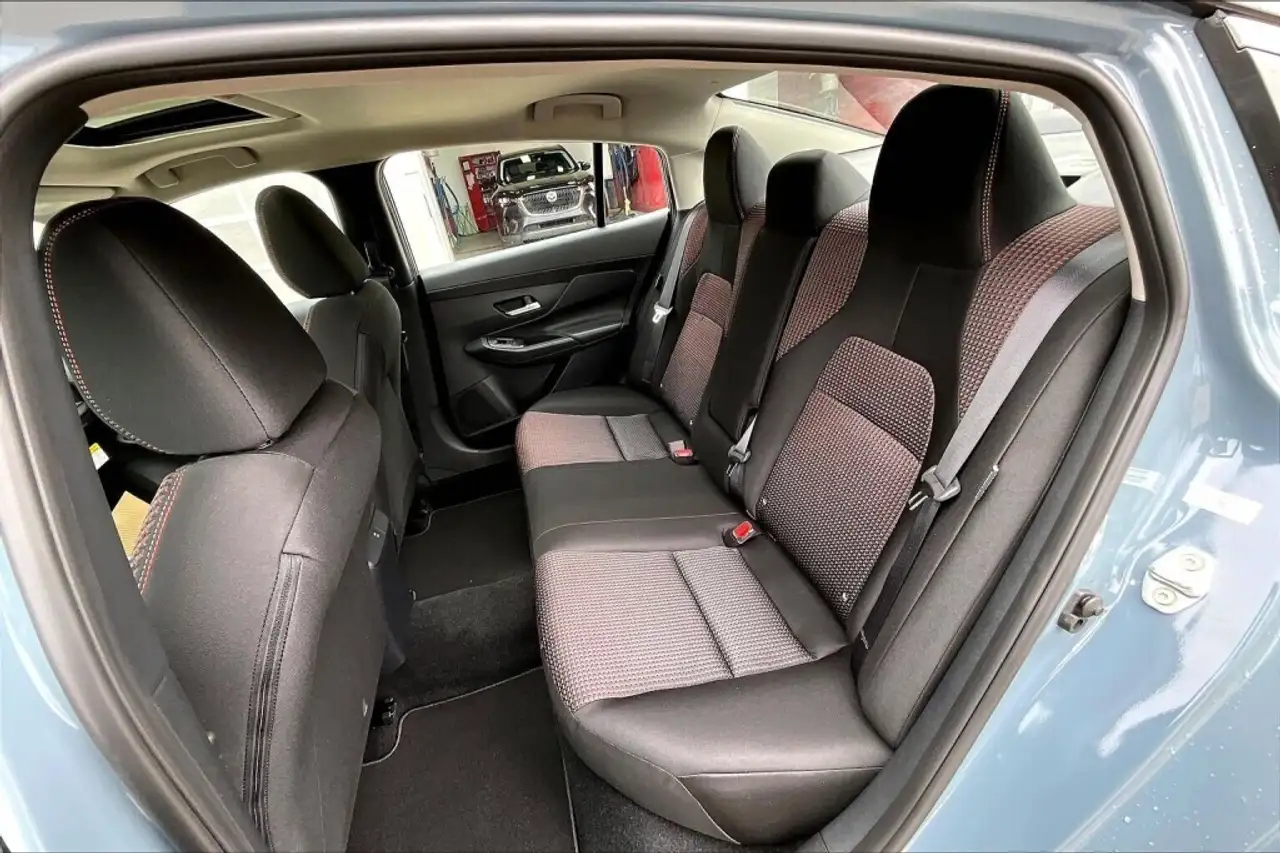 Nissan Sentra снимка Nissan Sentra