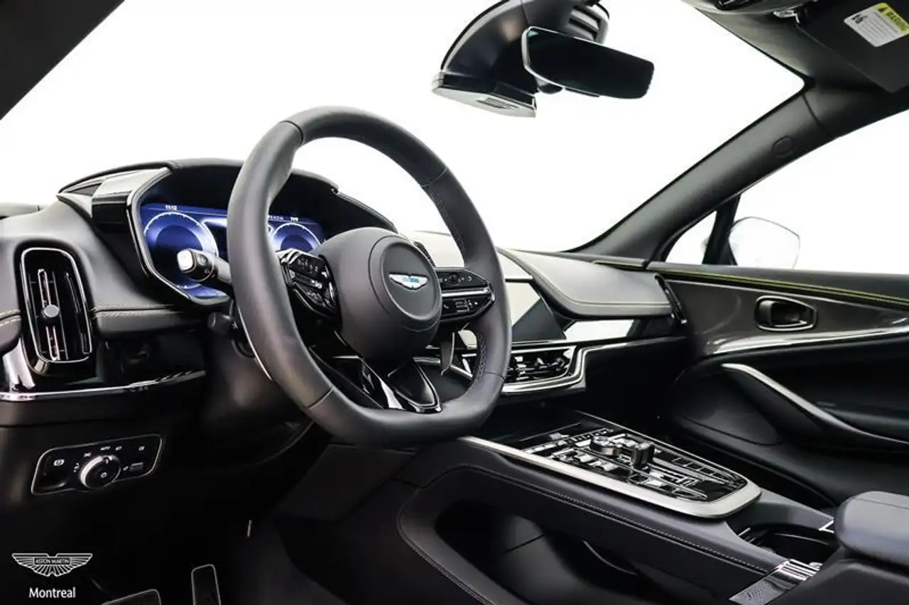 Aston Martin DBX снимка Aston Martin DBX