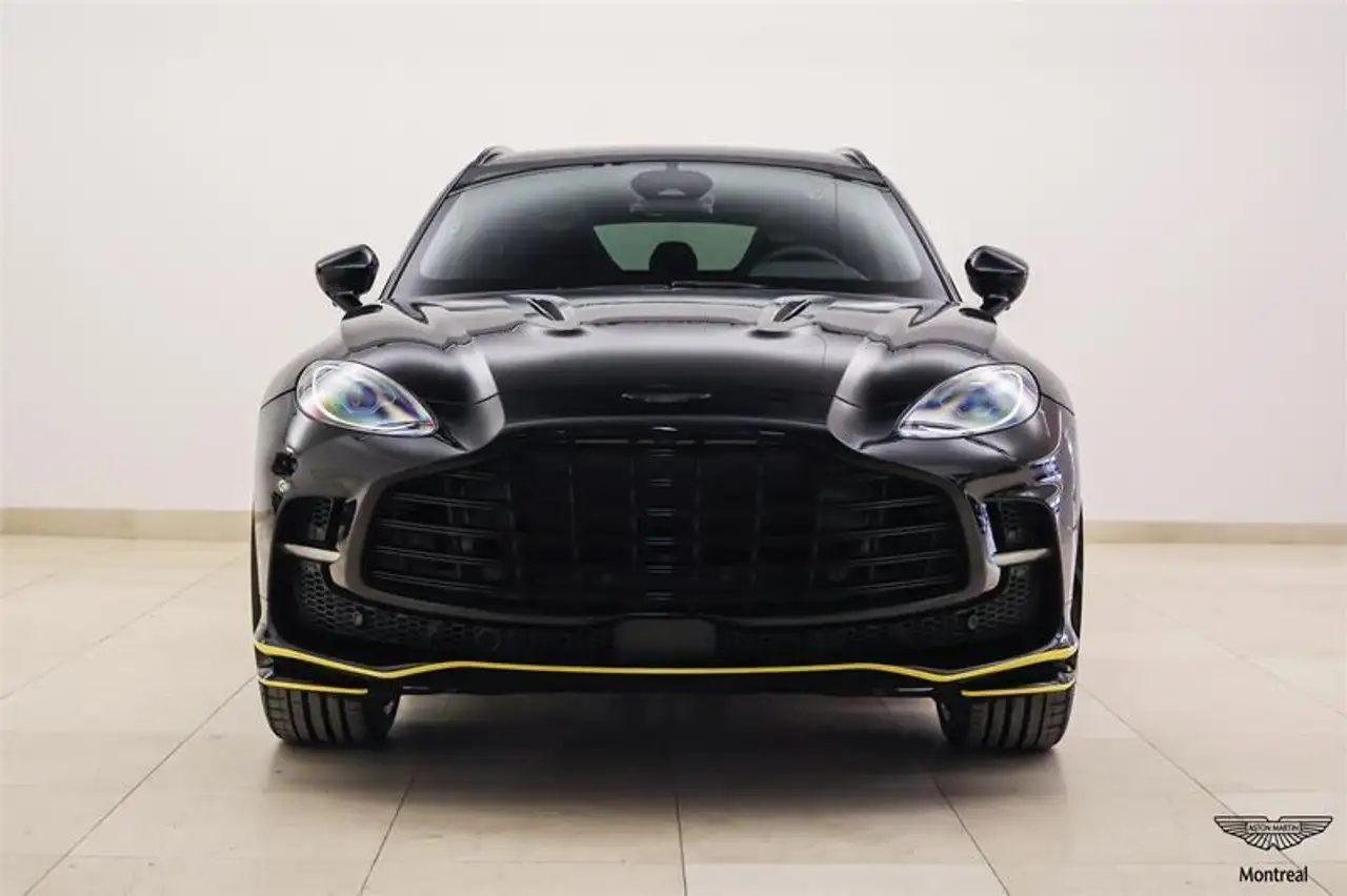 Aston Martin DBX снимка Aston Martin DBX