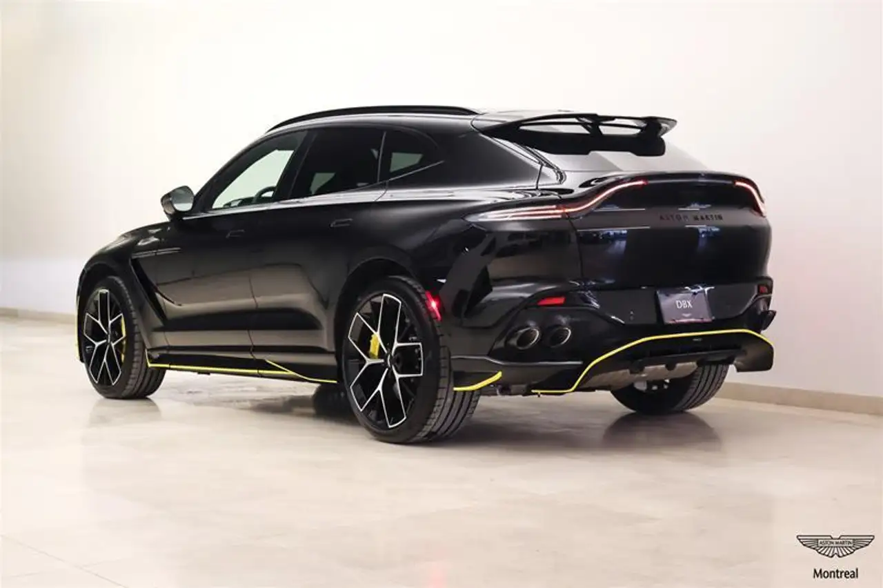 Aston Martin DBX снимка Aston Martin DBX