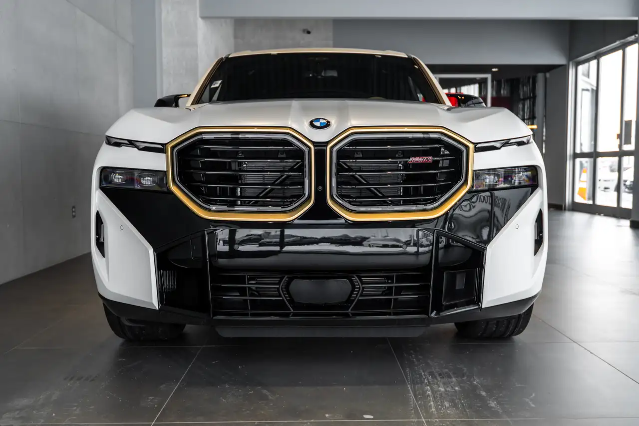 BMW XM photo BMW XM