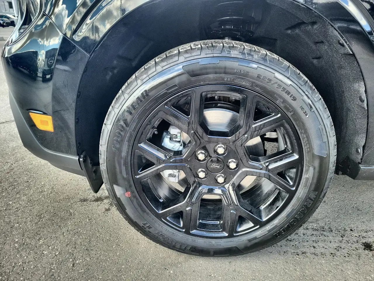 Ford Maverick снимка Ford Maverick