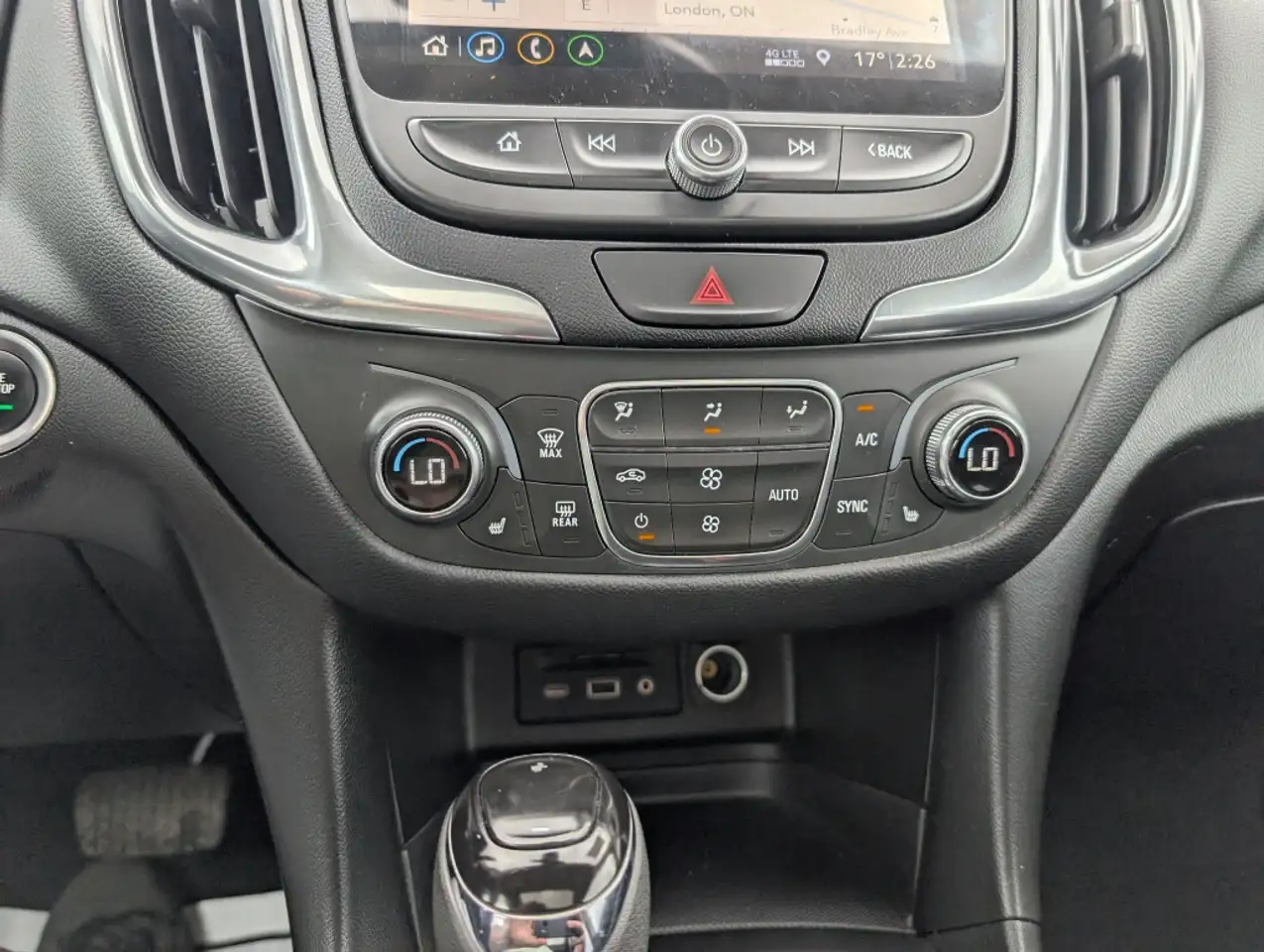 Chevrolet Equinox снимка Chevrolet Equinox