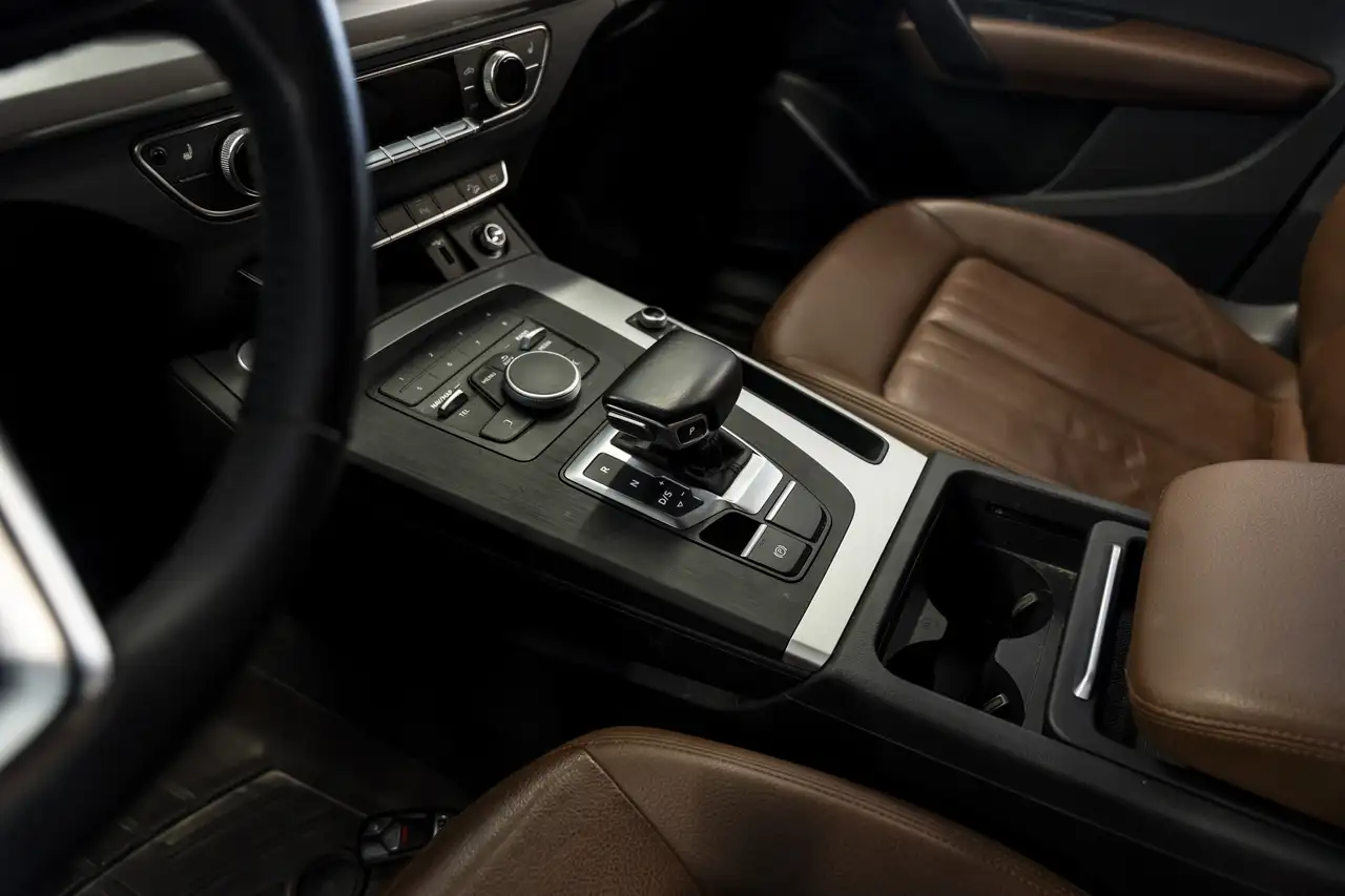 Audi Q5 снимка Audi Q5