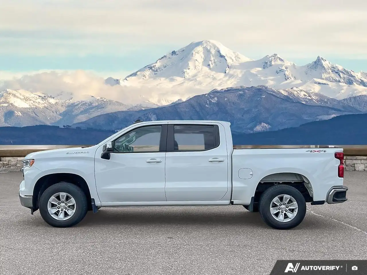 Chevrolet Silverado 1500 снимка Chevrolet Silverado 1500