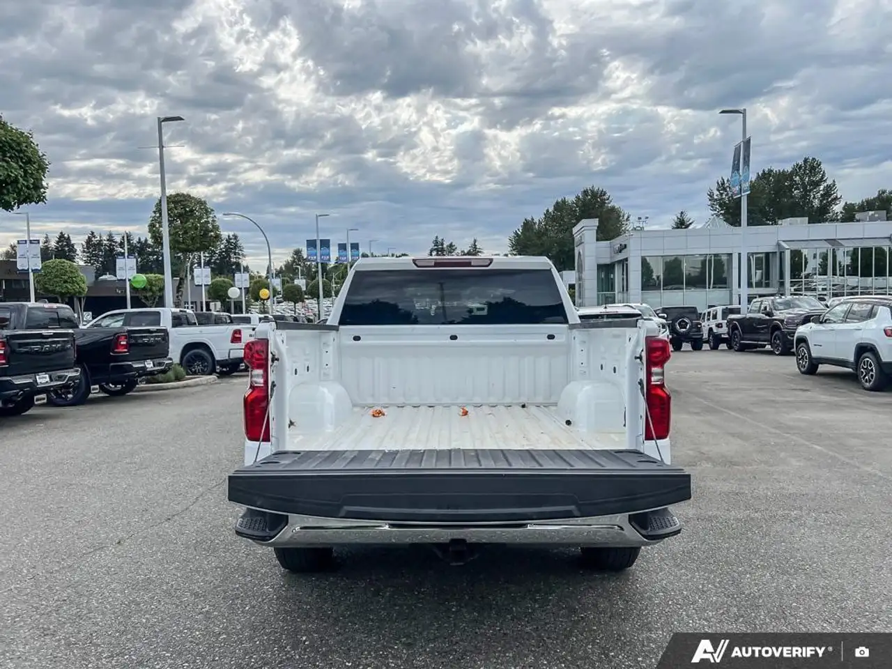 Chevrolet Silverado 1500 снимка Chevrolet Silverado 1500