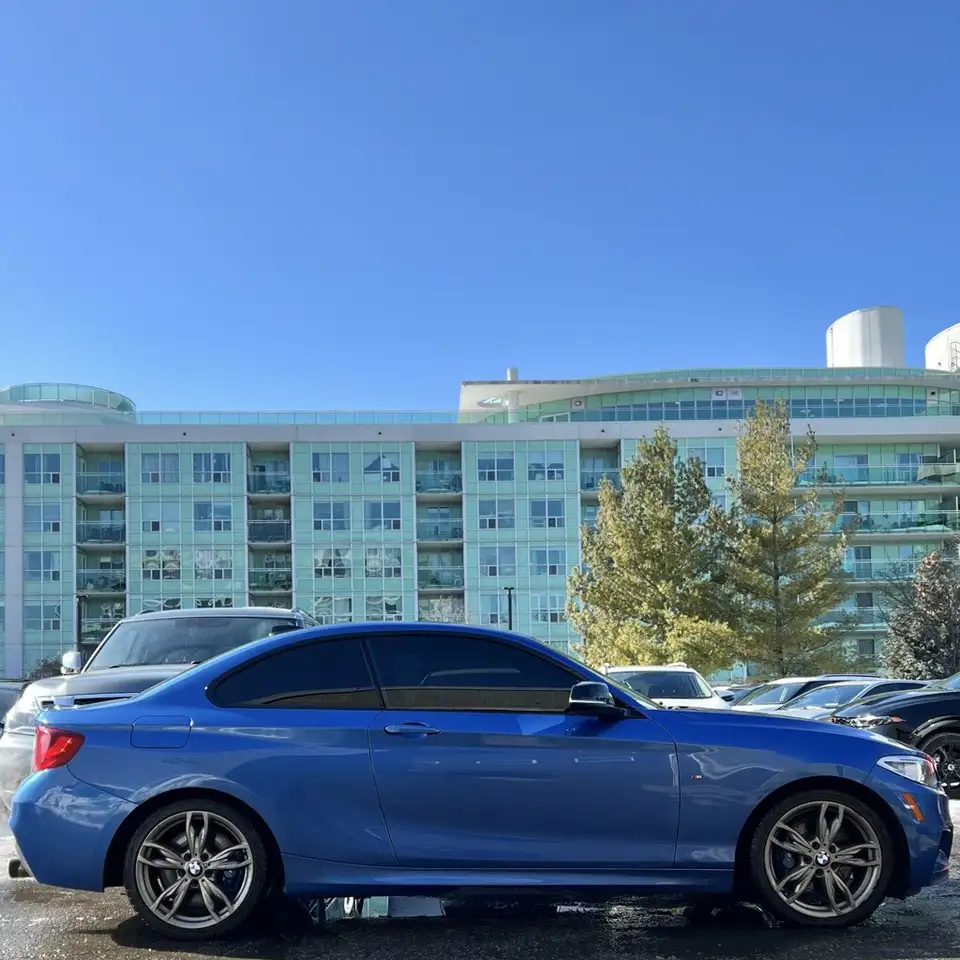 BMW 2 Series photo BMW 2 Series