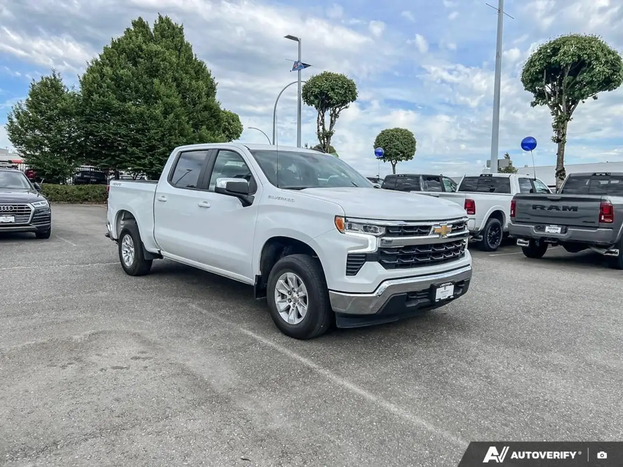 Chevrolet Silverado 1500 снимка Chevrolet Silverado 1500