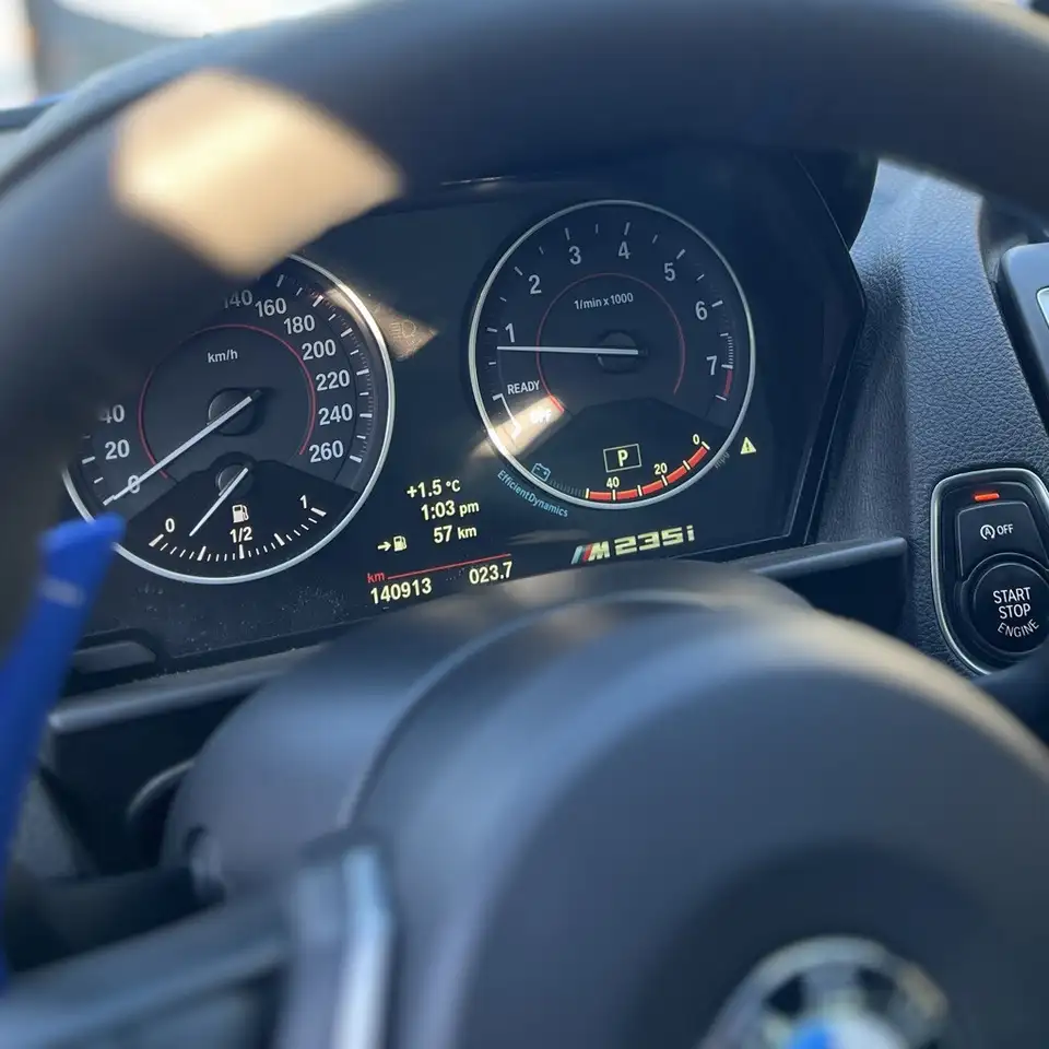 BMW 2 Series photo BMW 2 Series