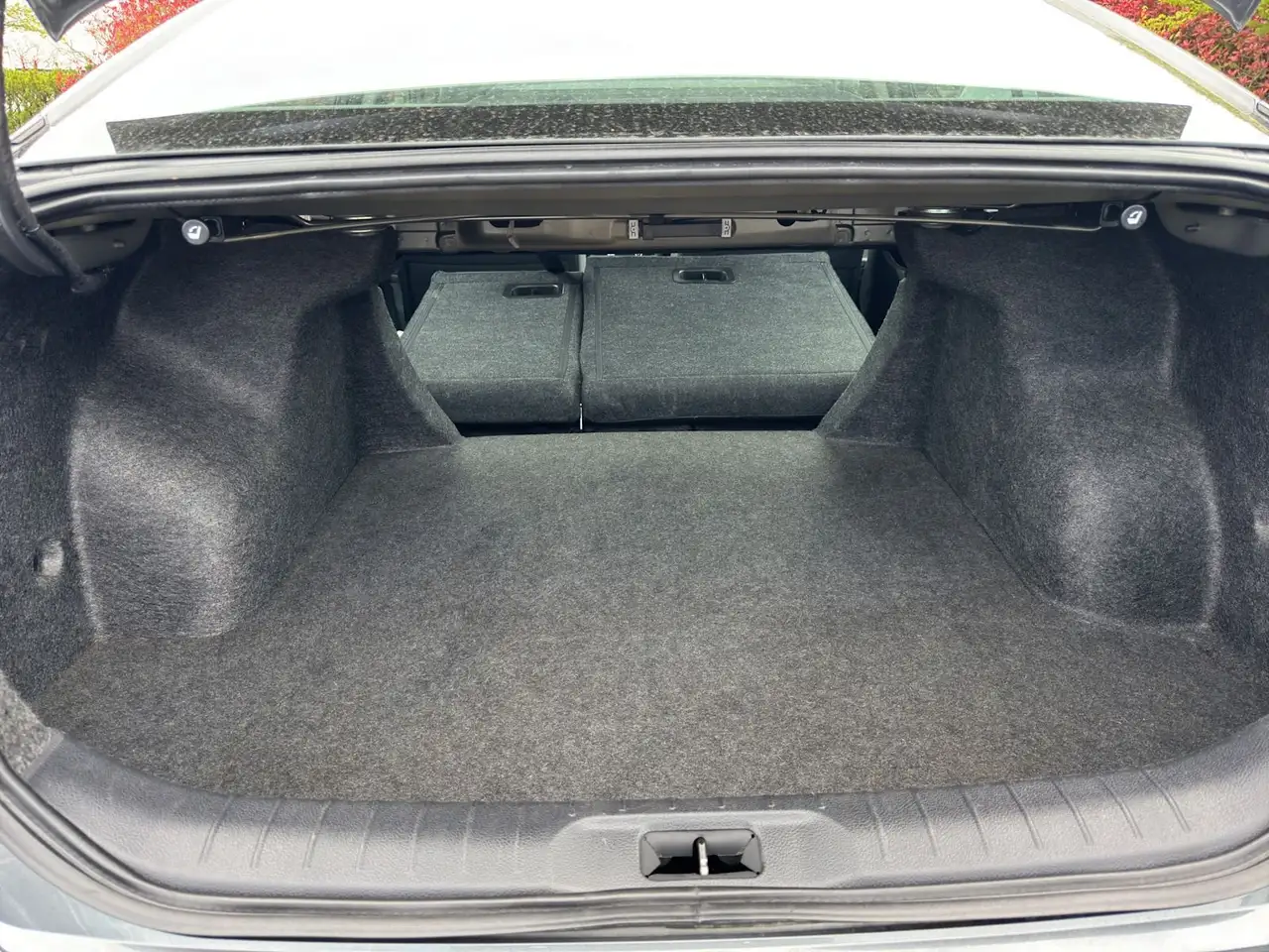 Nissan Altima снимка Nissan Altima