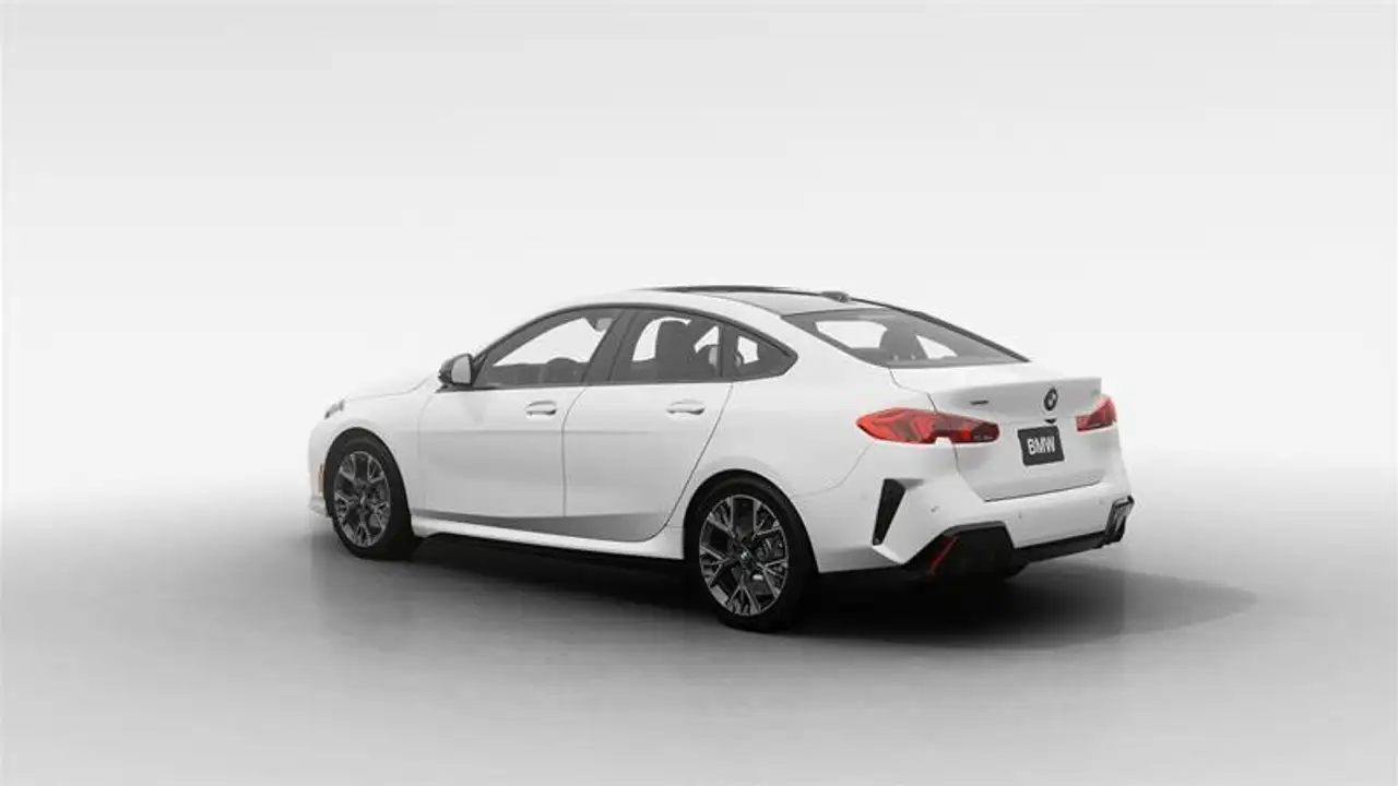 BMW 2 Series photo BMW 2 Series