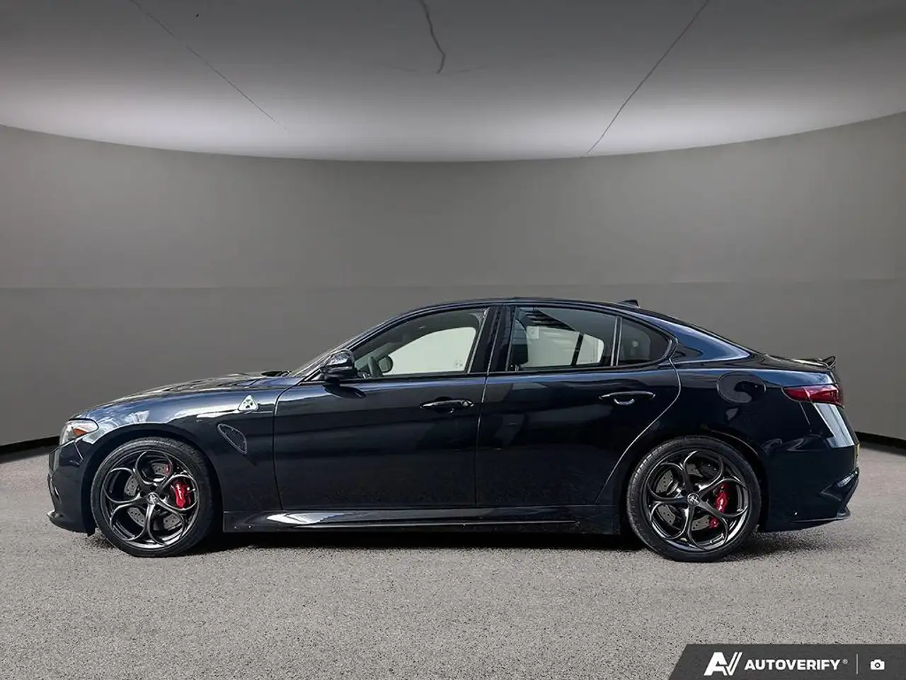 Alfa Romeo Giulia снимка Alfa Romeo Giulia