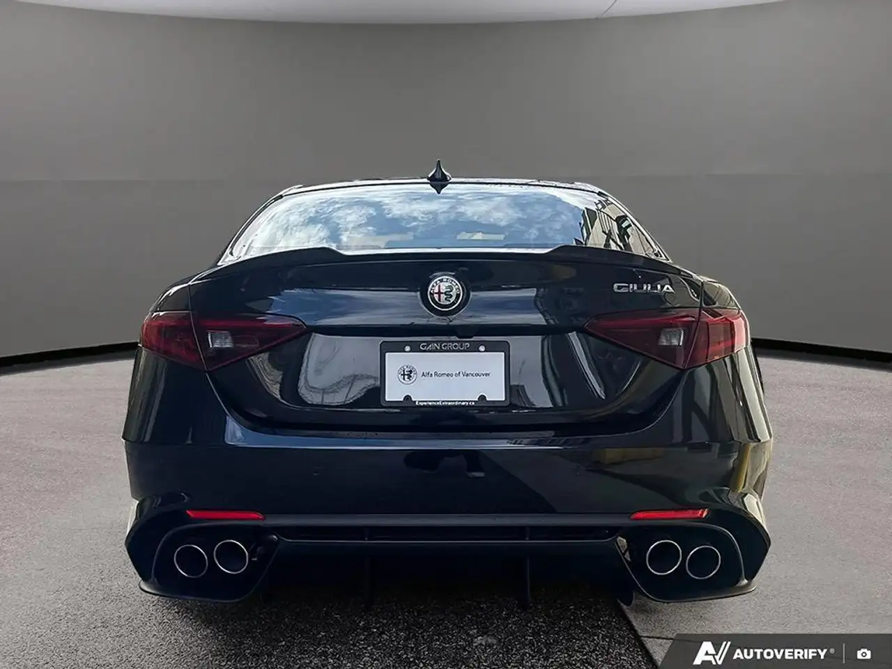 Alfa Romeo Giulia снимка Alfa Romeo Giulia