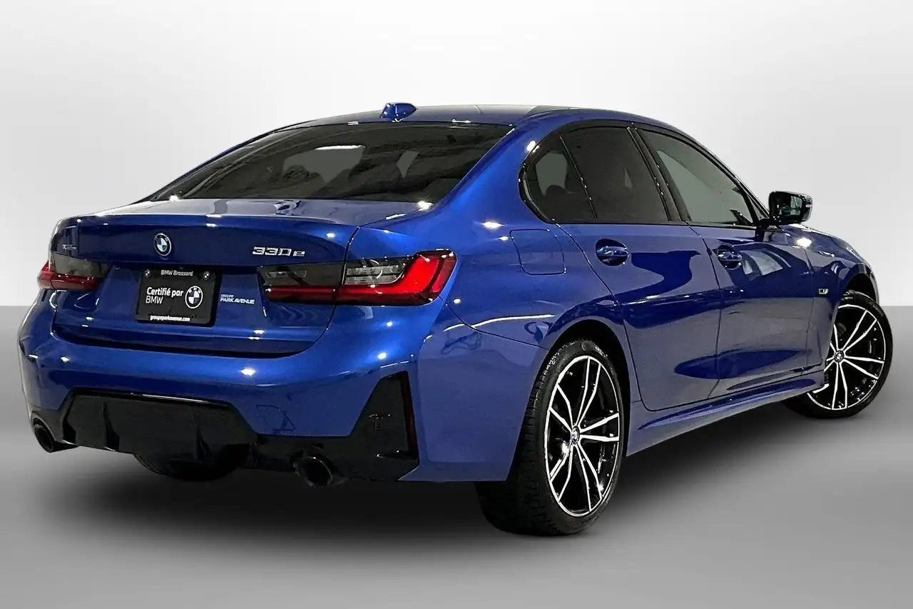 BMW 3 Series photo BMW 3 Series