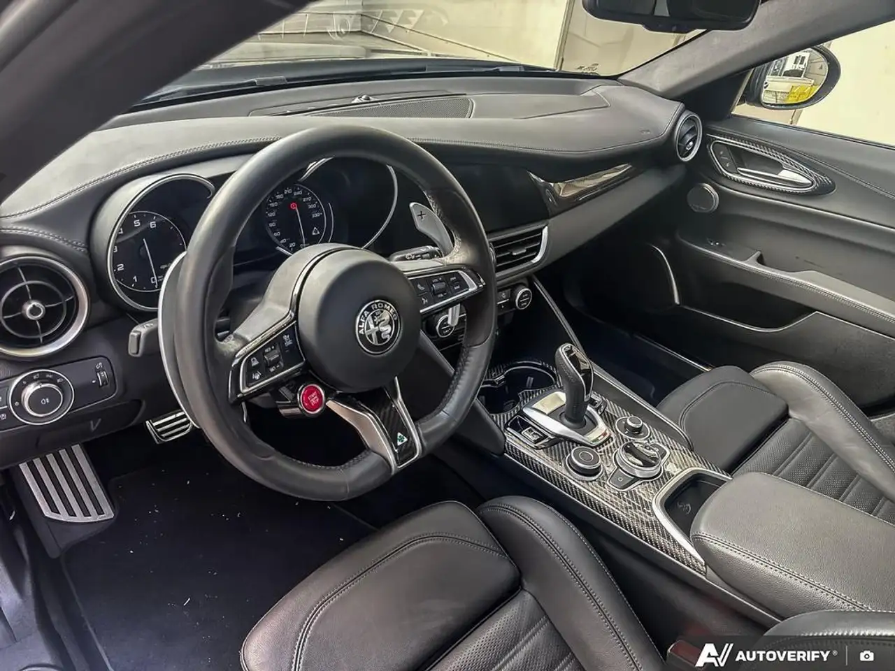 Alfa Romeo Giulia снимка Alfa Romeo Giulia