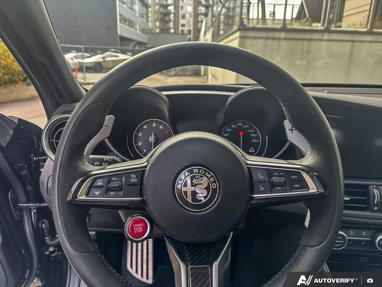 Alfa Romeo Giulia снимка Alfa Romeo Giulia