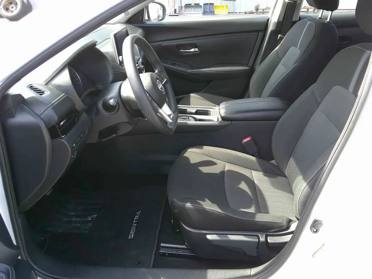 Nissan Sentra снимка Nissan Sentra
