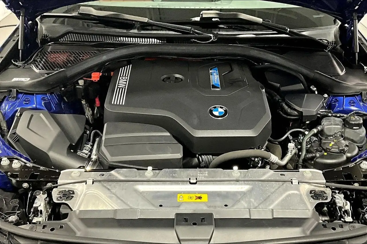 BMW 3 Series photo BMW 3 Series