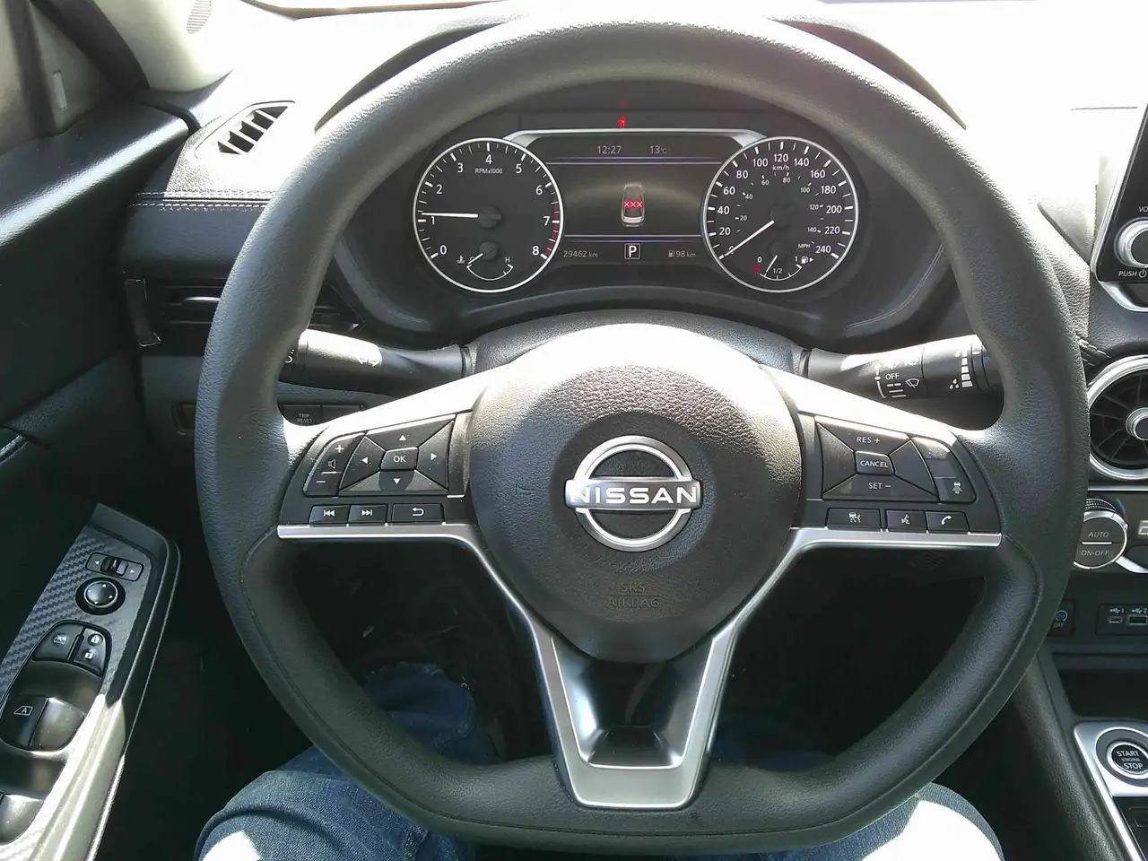 Nissan Sentra снимка Nissan Sentra