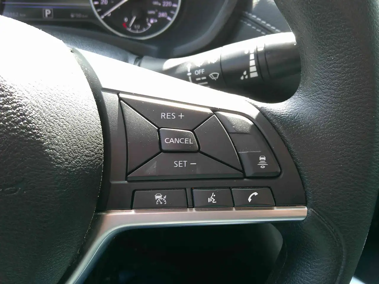 Nissan Sentra снимка Nissan Sentra