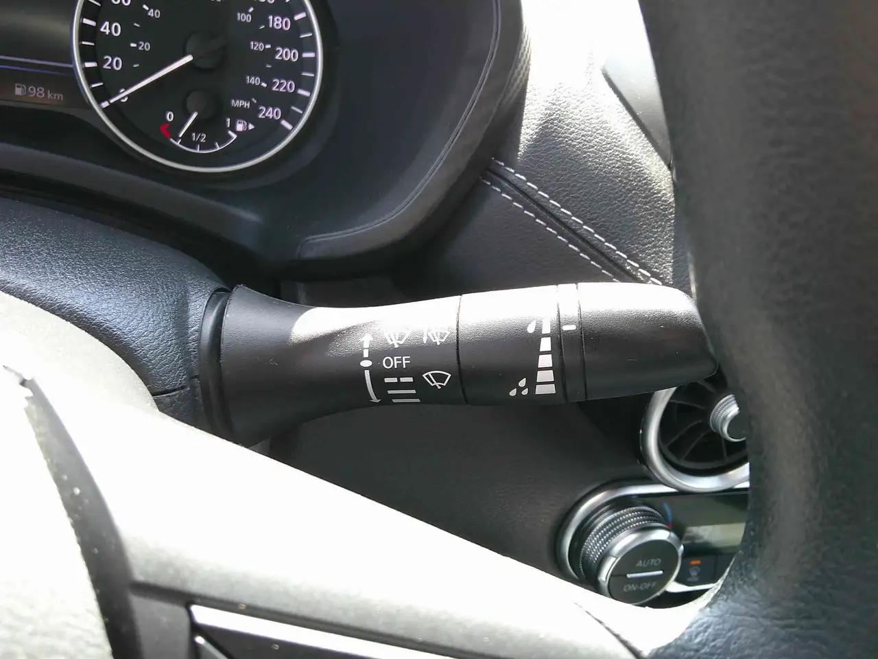Nissan Sentra снимка Nissan Sentra