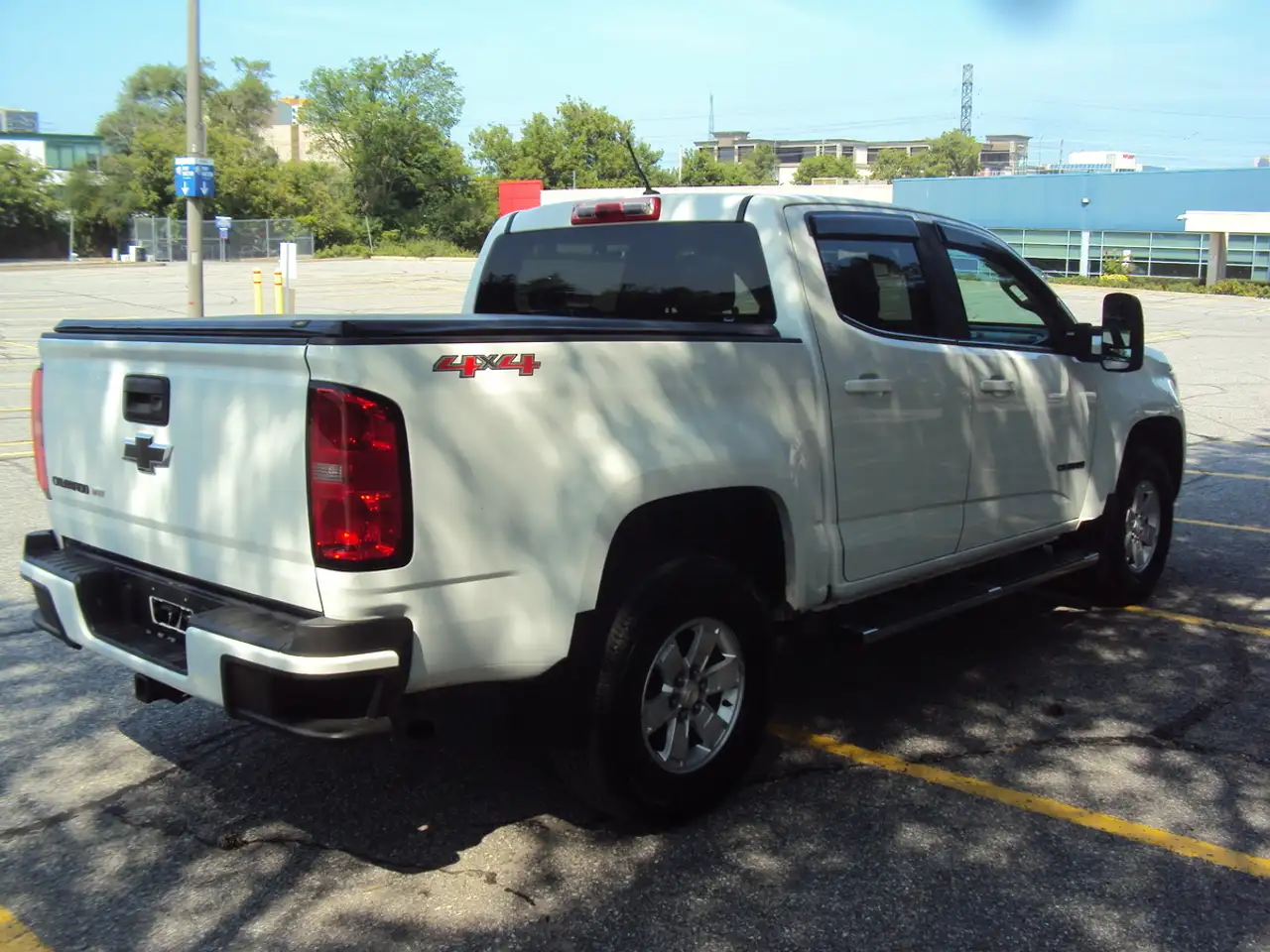Chevrolet Colorado снимка Chevrolet Colorado