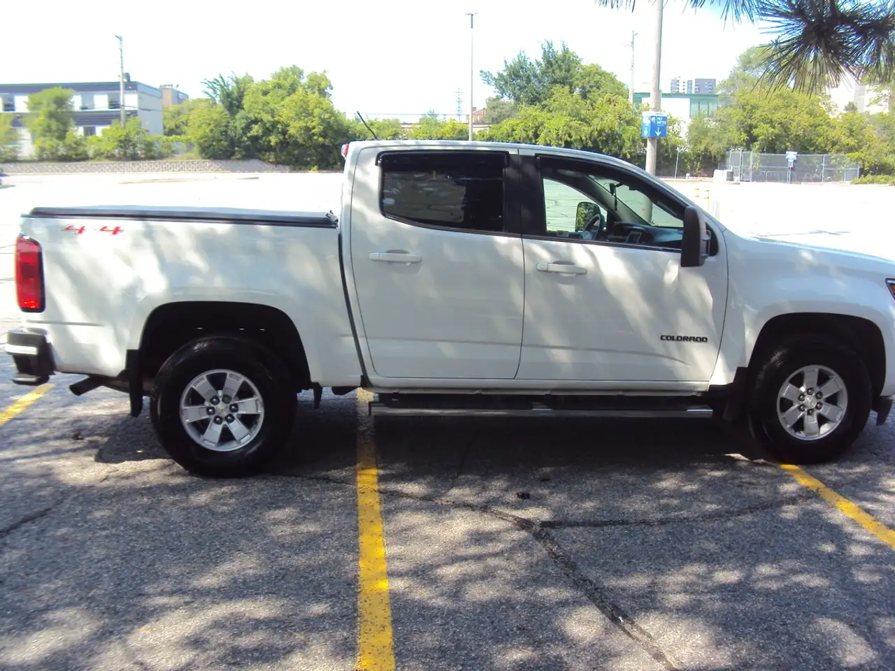 Chevrolet Colorado снимка Chevrolet Colorado