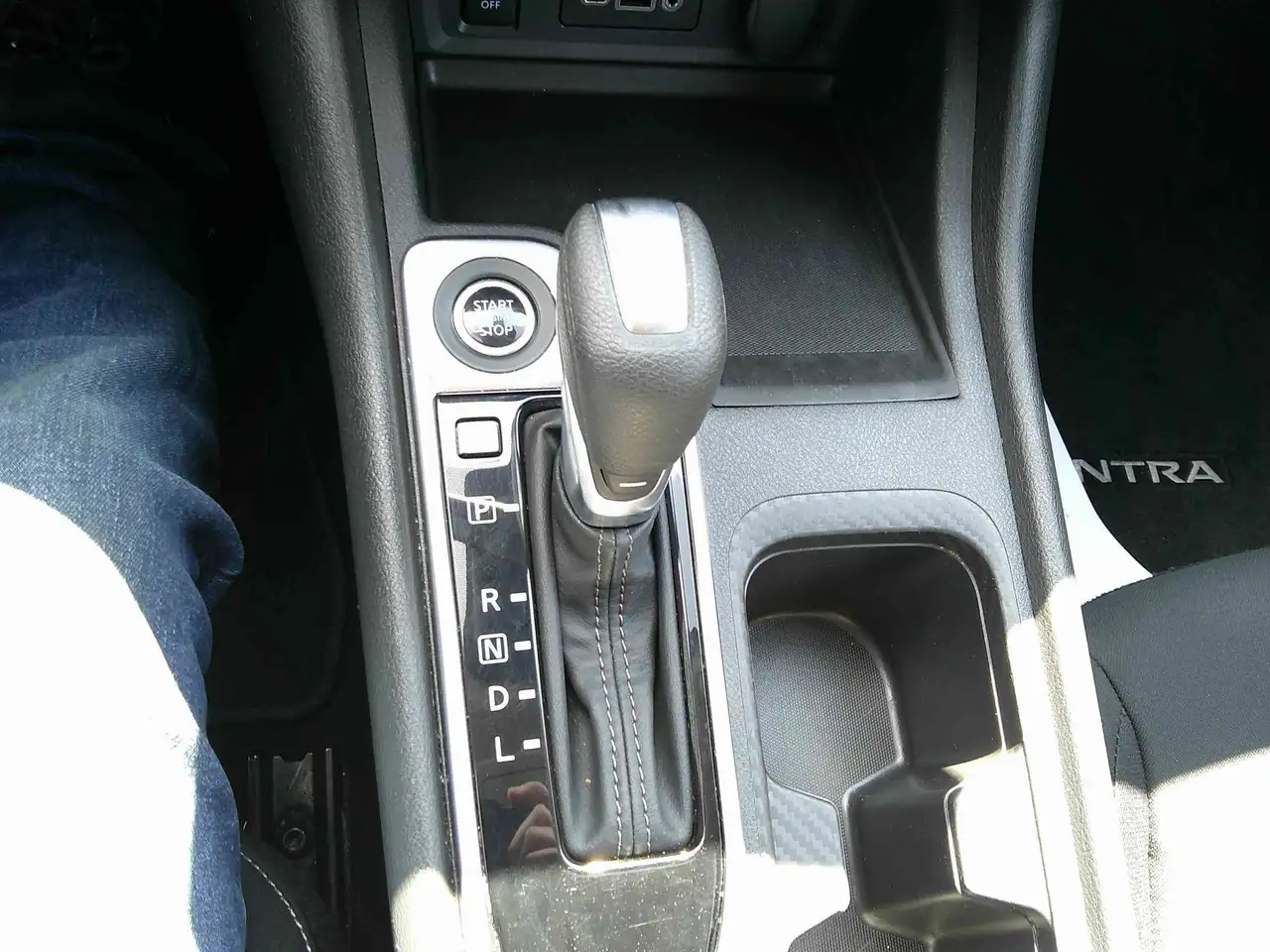 Nissan Sentra снимка Nissan Sentra