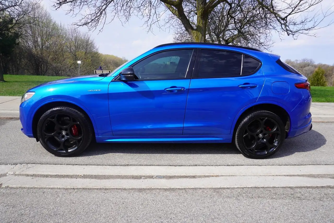 Alfa Romeo Stelvio снимка Alfa Romeo Stelvio