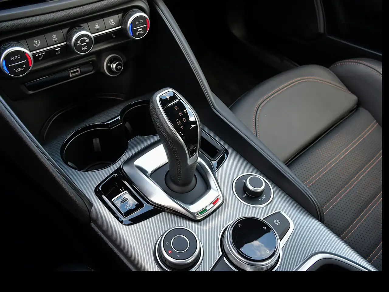 Alfa Romeo Giulia снимка Alfa Romeo Giulia