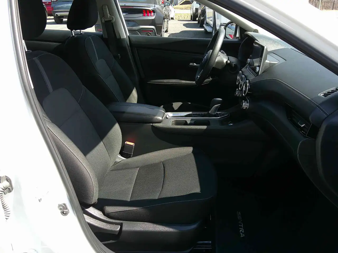 Nissan Sentra снимка Nissan Sentra