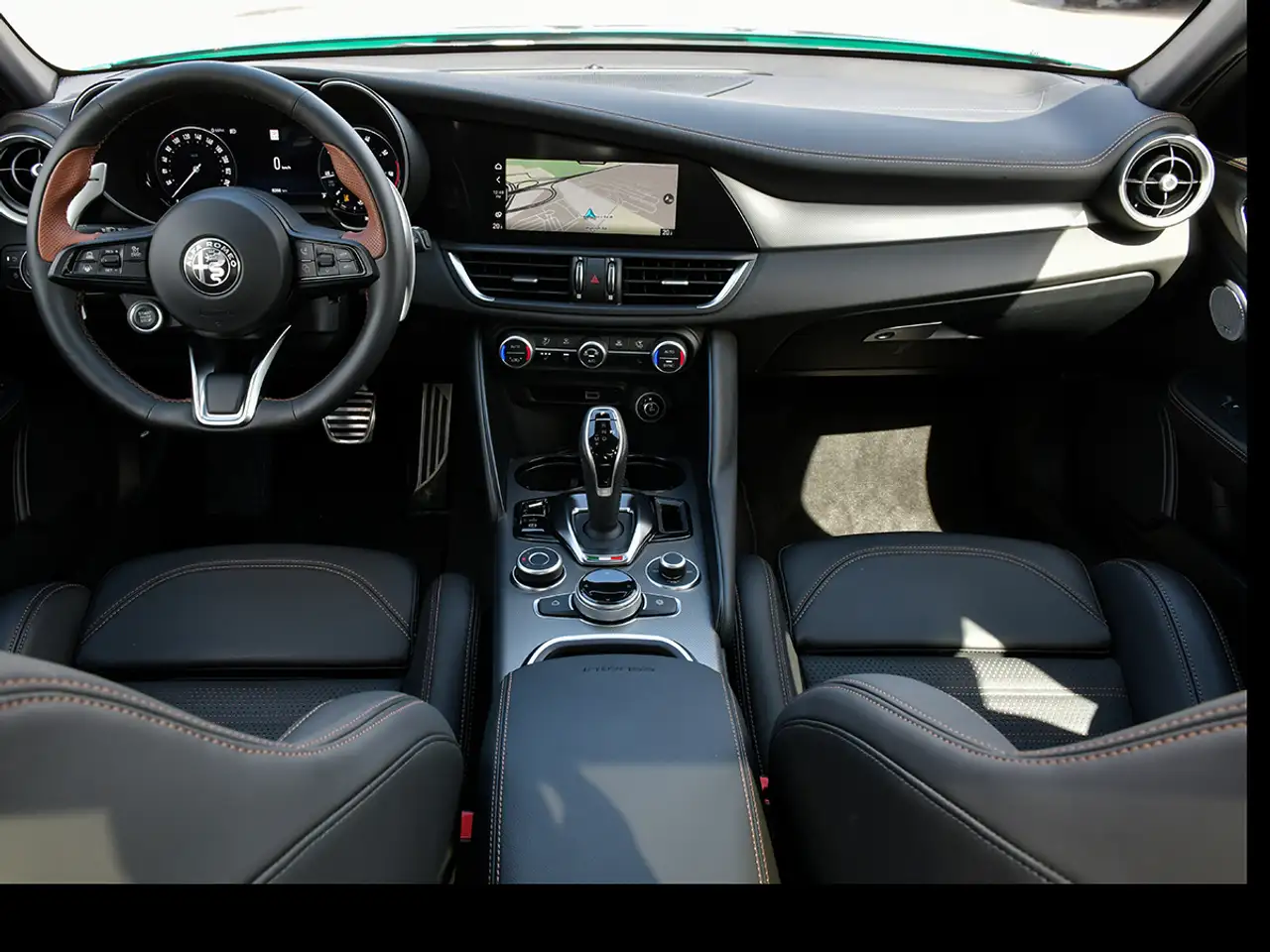 Alfa Romeo Giulia снимка Alfa Romeo Giulia