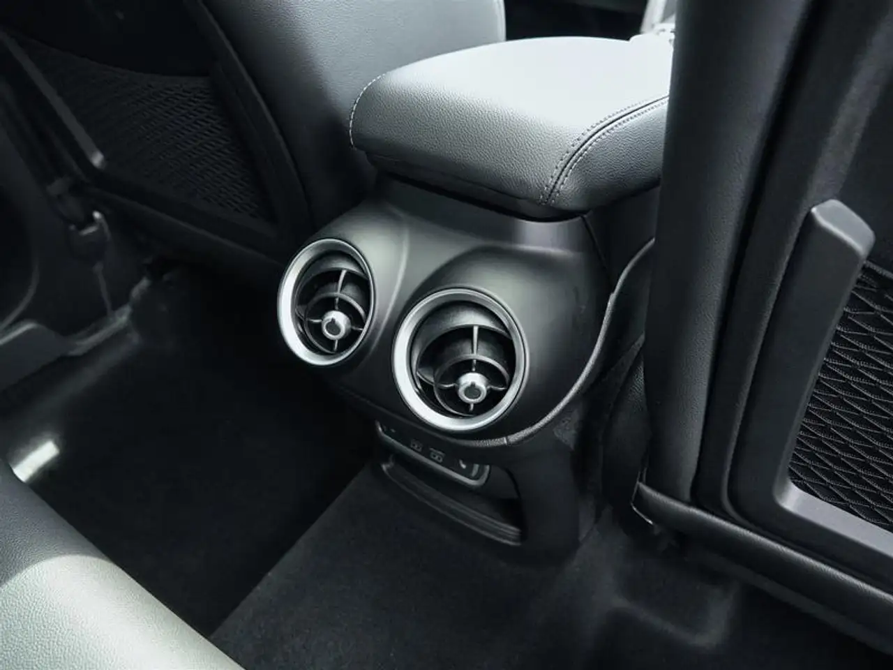 Alfa Romeo Stelvio fotografie Alfa Romeo Stelvio