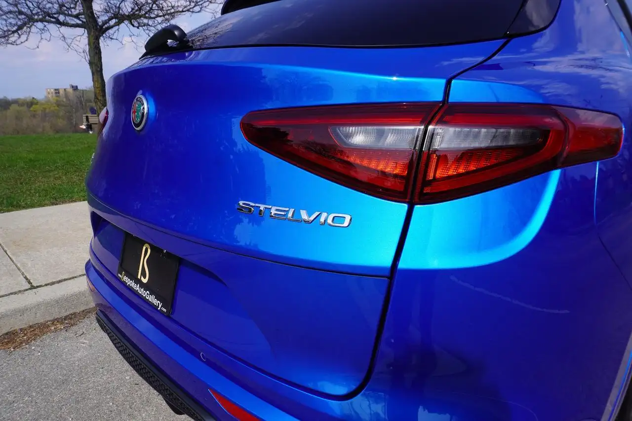 Alfa Romeo Stelvio снимка Alfa Romeo Stelvio