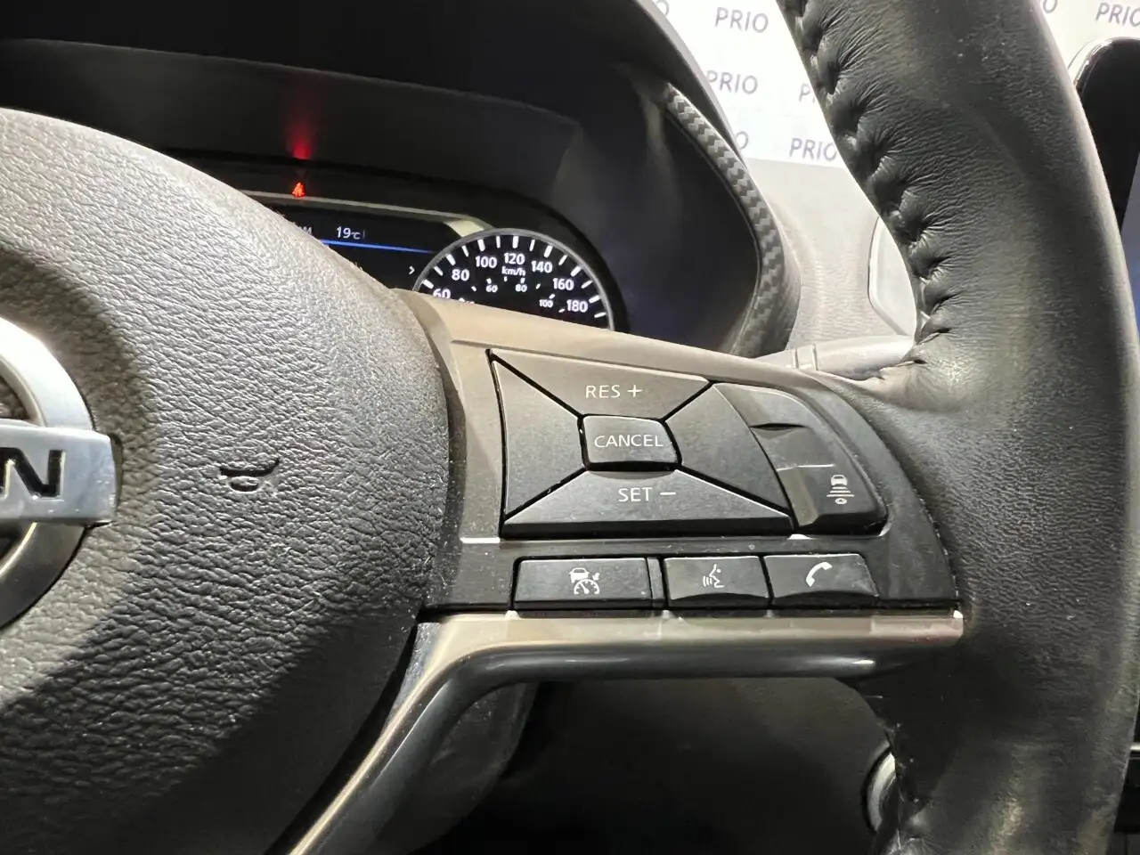 Nissan Sentra снимка Nissan Sentra