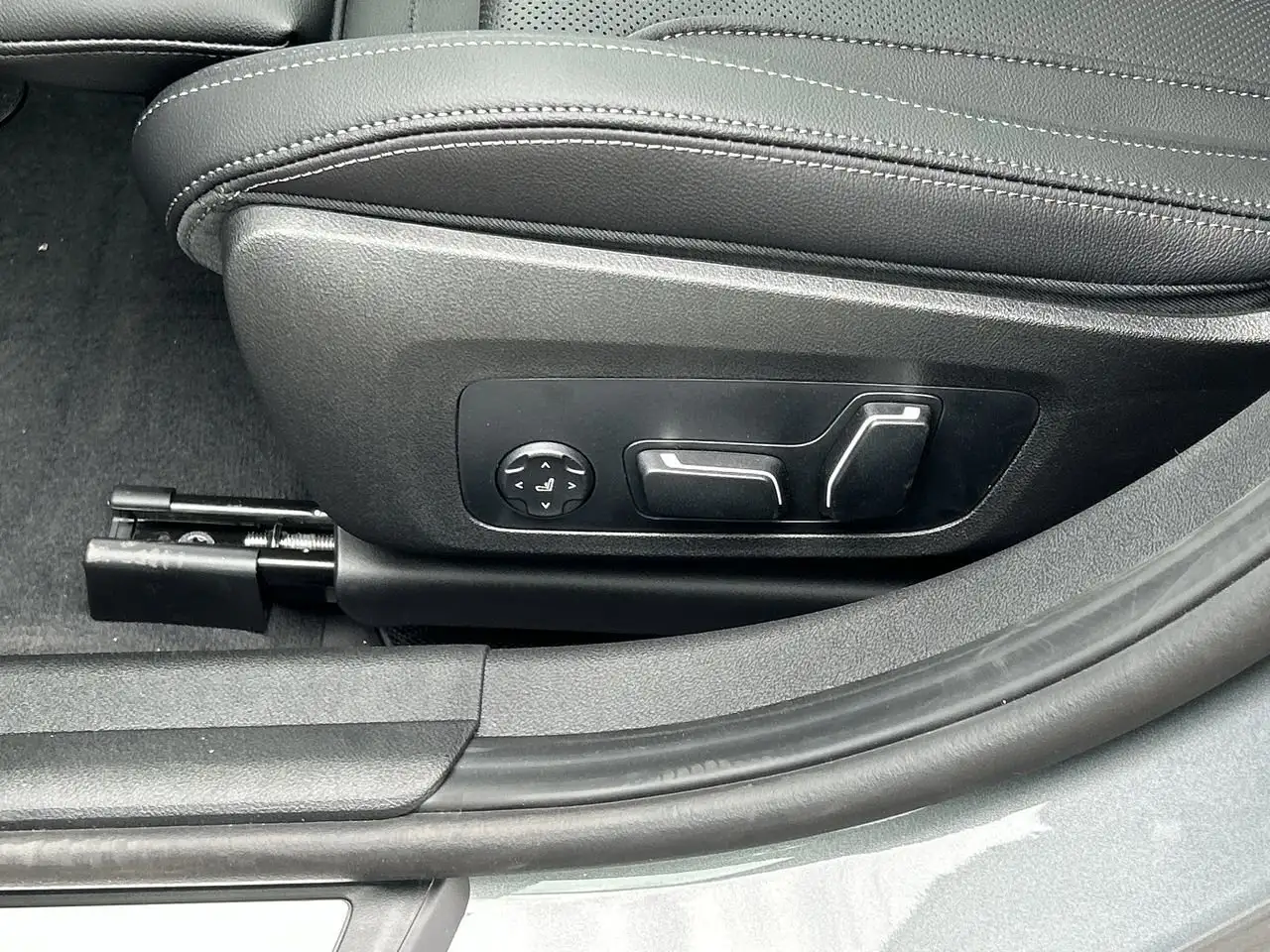 BMW 3 Series снимка BMW 3 Series