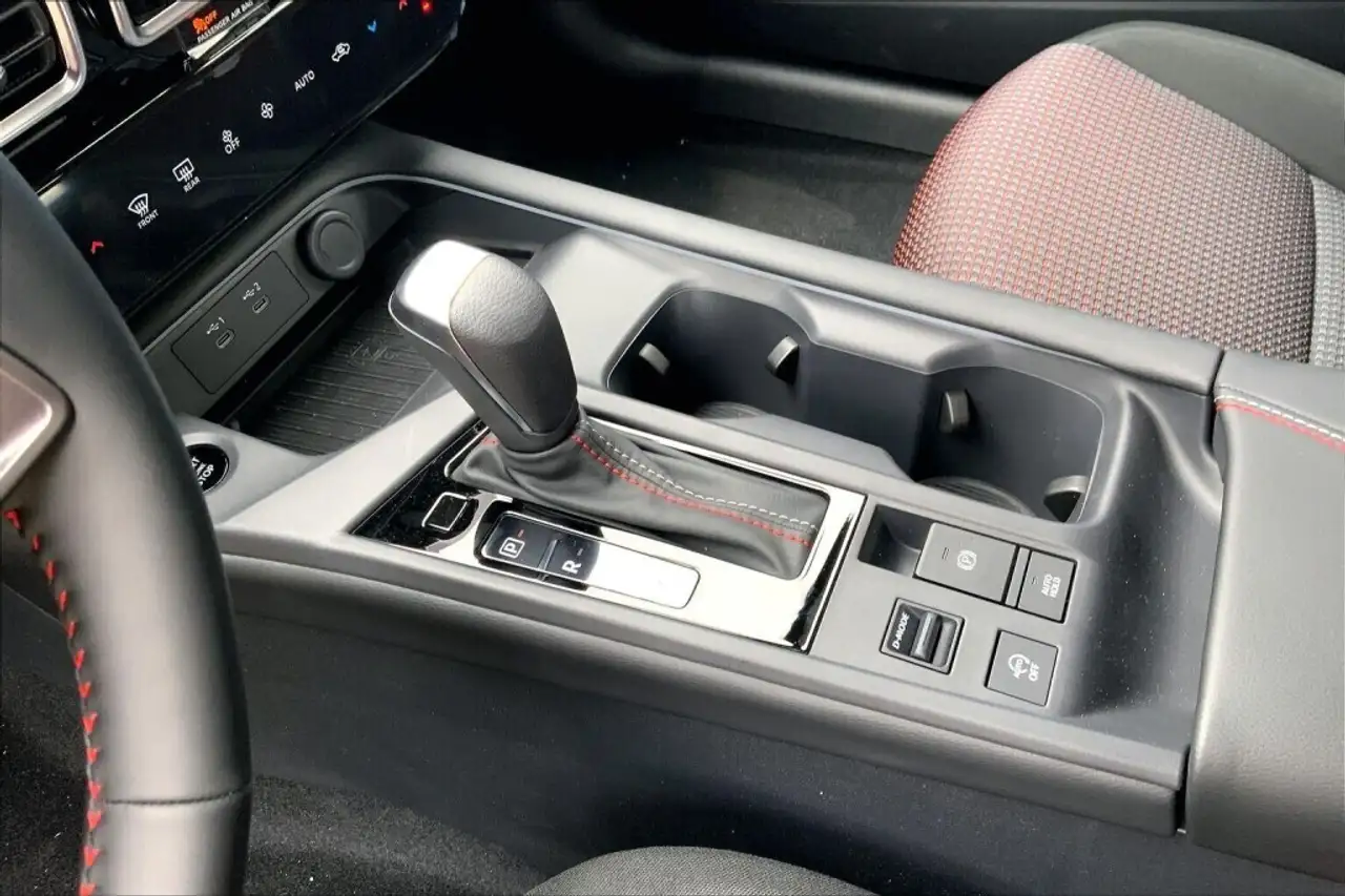 Nissan Sentra снимка Nissan Sentra