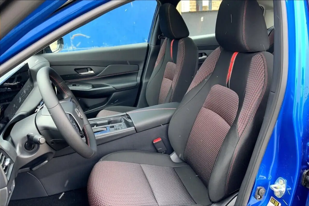 Nissan Sentra снимка Nissan Sentra