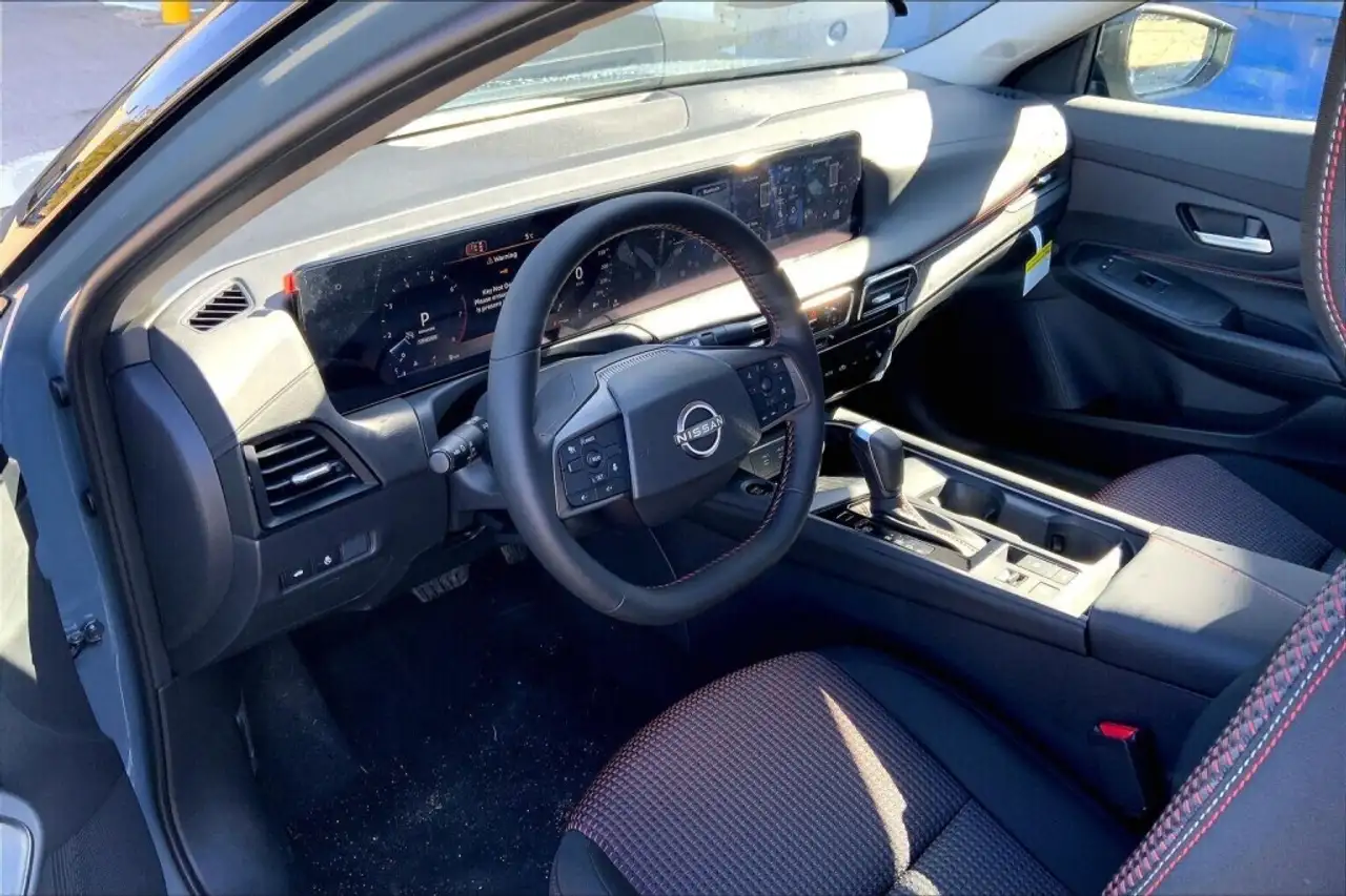 Nissan Sentra снимка Nissan Sentra